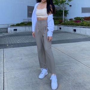 Oak + Fort sage green dress pants in XS